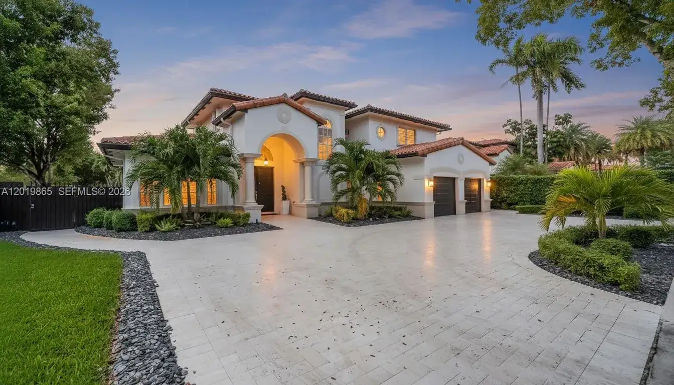 5 bedroom 4 bath Residential for sale at 15632 NW 79th Ct, Miami Lakes FL 33016