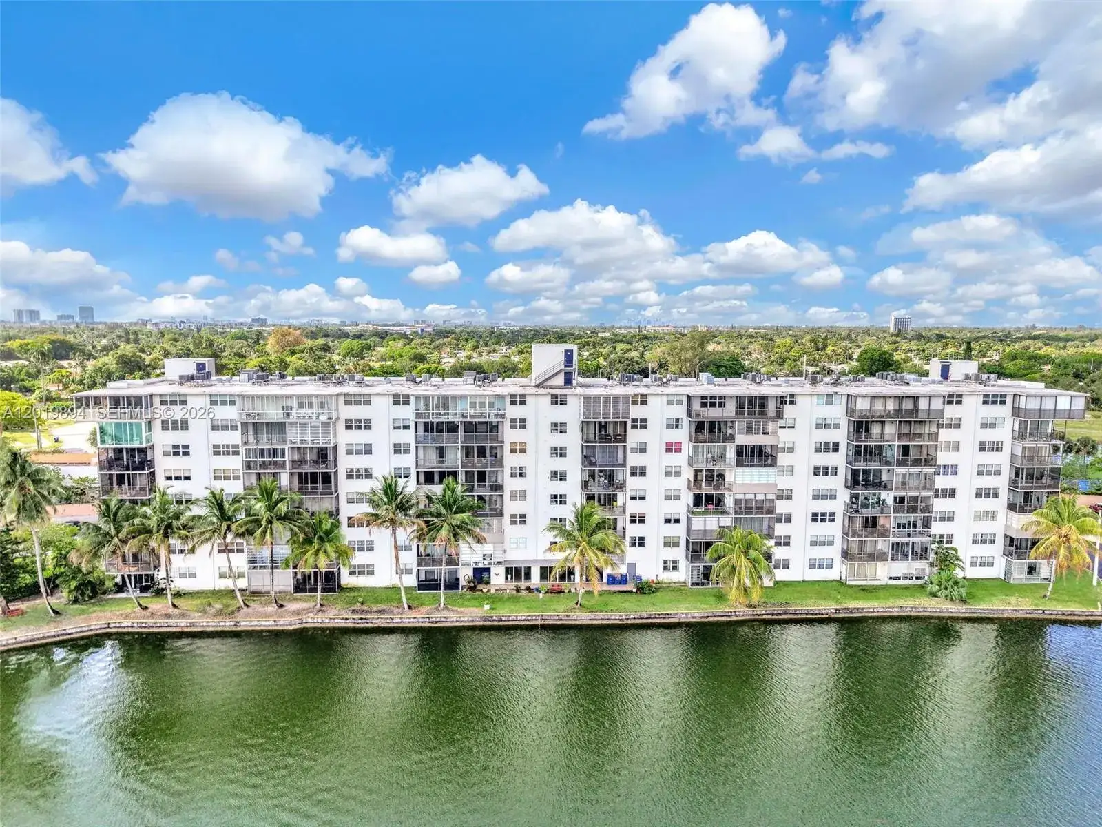 1 bedroom 1 bath Residential Lease for rent at 1075 NE Miami Gardens Dr # 408, Miami FL 33179