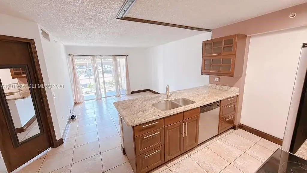 2 bedroom 1 bath Residential for sale at 470 S Park Rd # 104, Hollywood FL 33021