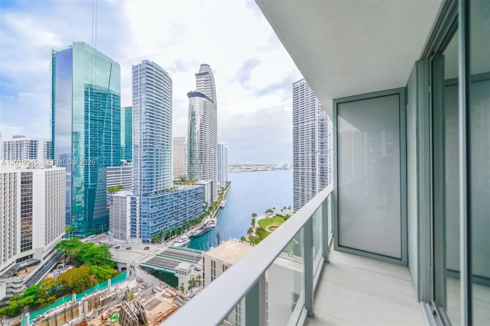 1 bath Residential for sale at 77 5th St # 2604, Miami FL 33131