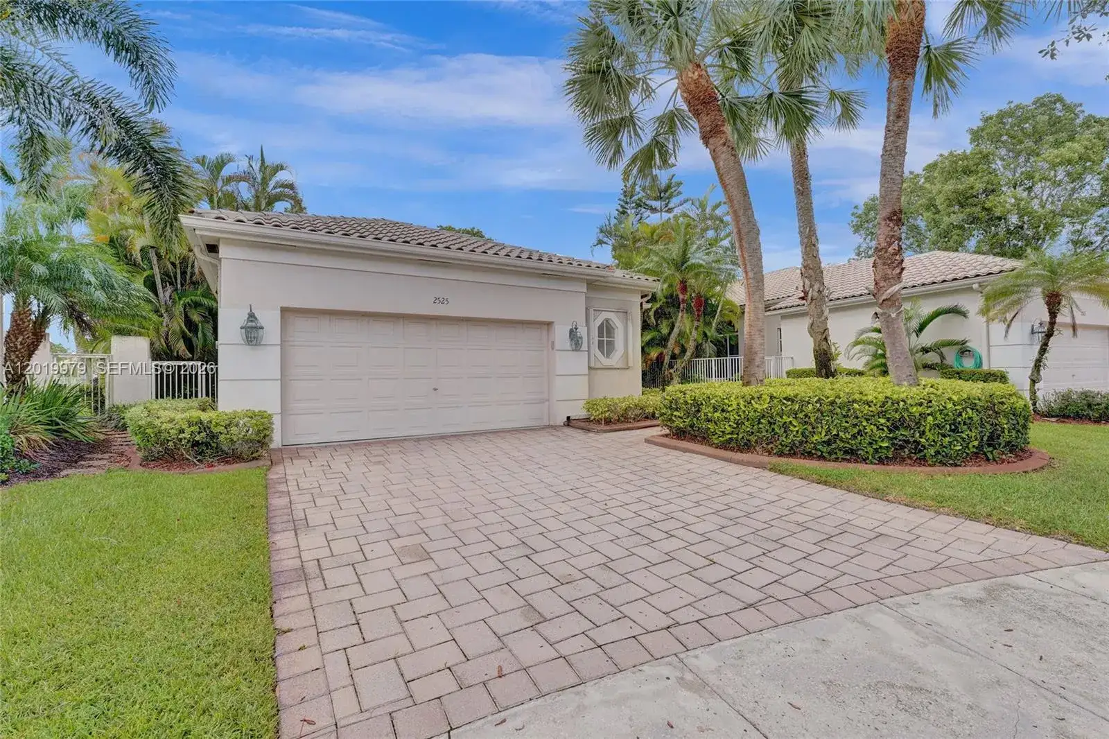 3 bedroom 3 bath Residential Lease for rent at 2525 Bay Pointe Ct, Weston FL 33327