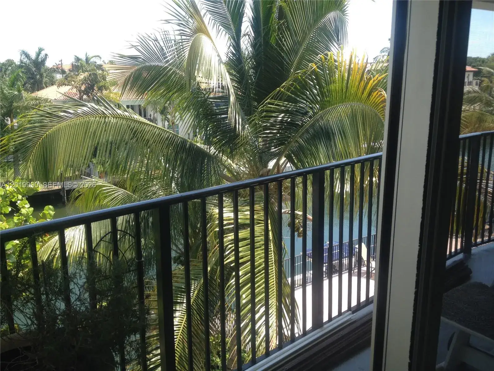 6855 Edgewater Dr, Coral Gables FL 33133