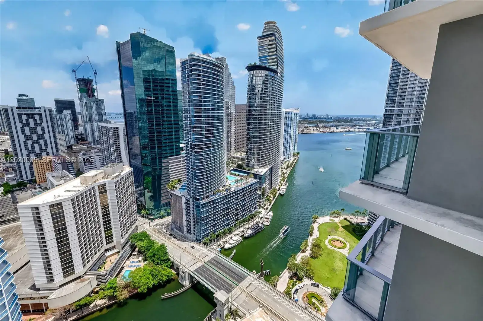 2 bedroom 2 bath Residential Lease for rent at 77 5th street # 4202, Miami FL 33131