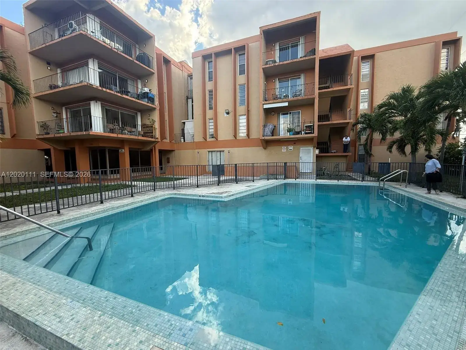 3 bedroom 2 bath Residential for sale at 6780 W 2nd Ct # 313, Hialeah FL 33012