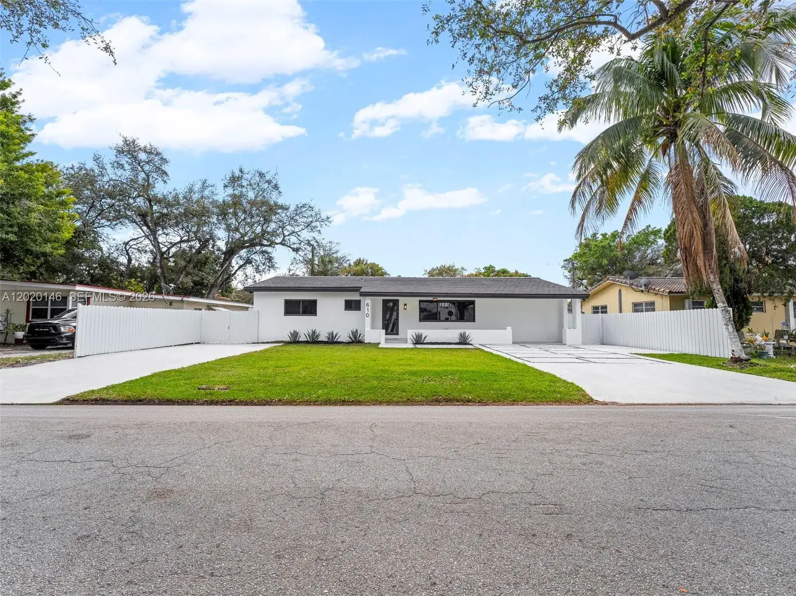 5 bedroom 3 bath Residential for sale at 610 NE 164th Ter, Miami FL 33162