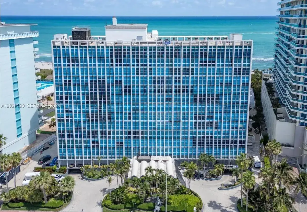 1 bedroom 1 bath Residential Lease for rent at 5055 Collins Ave # 6F, Miami Beach FL 33140