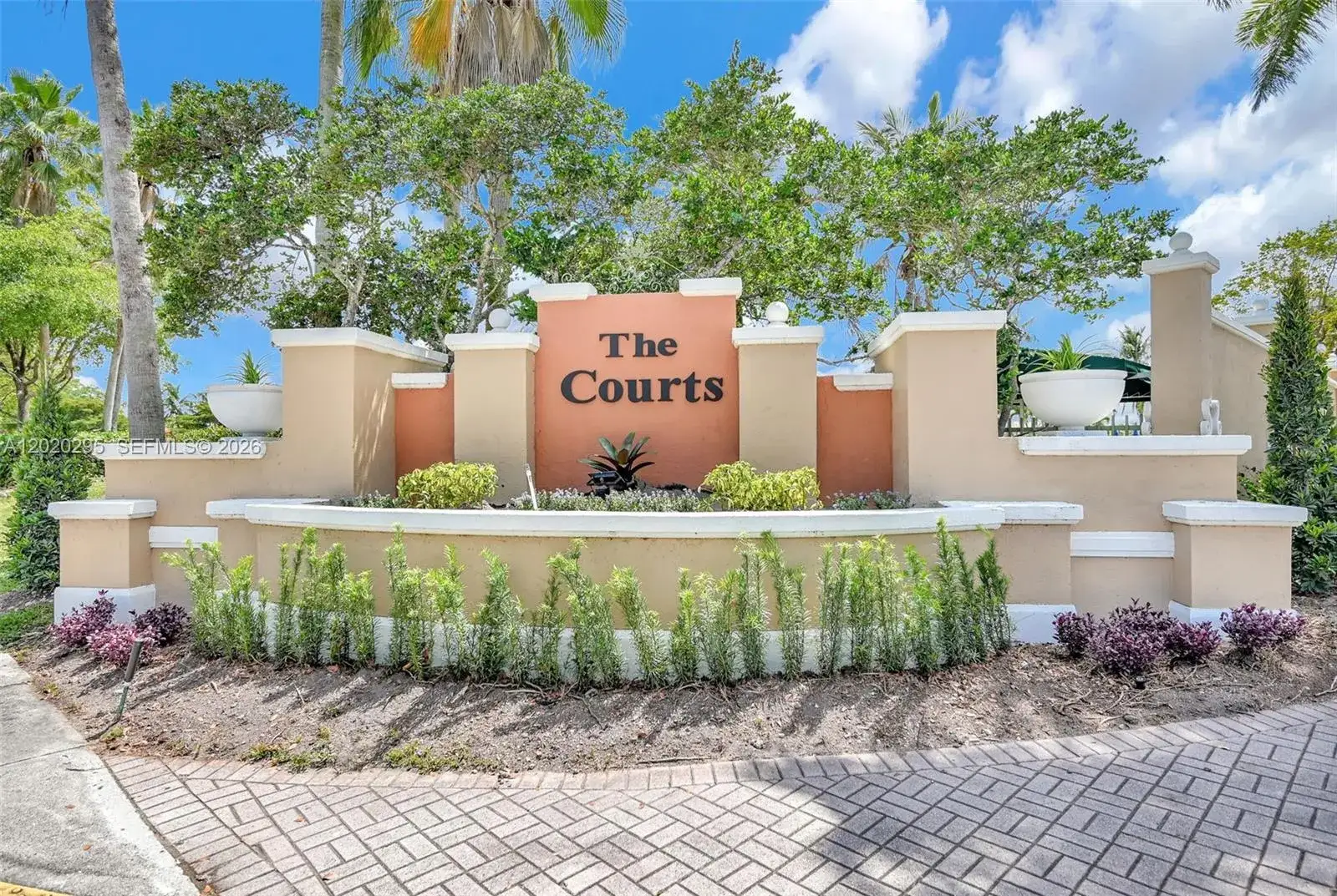 3 bedroom 2 bath Residential for sale at 6630 NW 114th Ave # 1538, Doral FL 33178