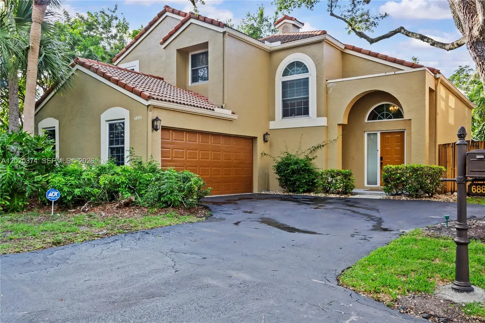 3 bedroom 2 bath Residential for sale at 6885 NW 75th Pl, Parkland FL 33067