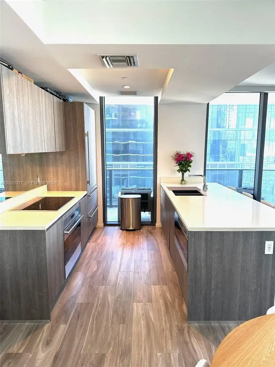 2 bedroom 2 bath Residential Lease for rent at 801 S Miami Ave # 4305, Miami FL 33130