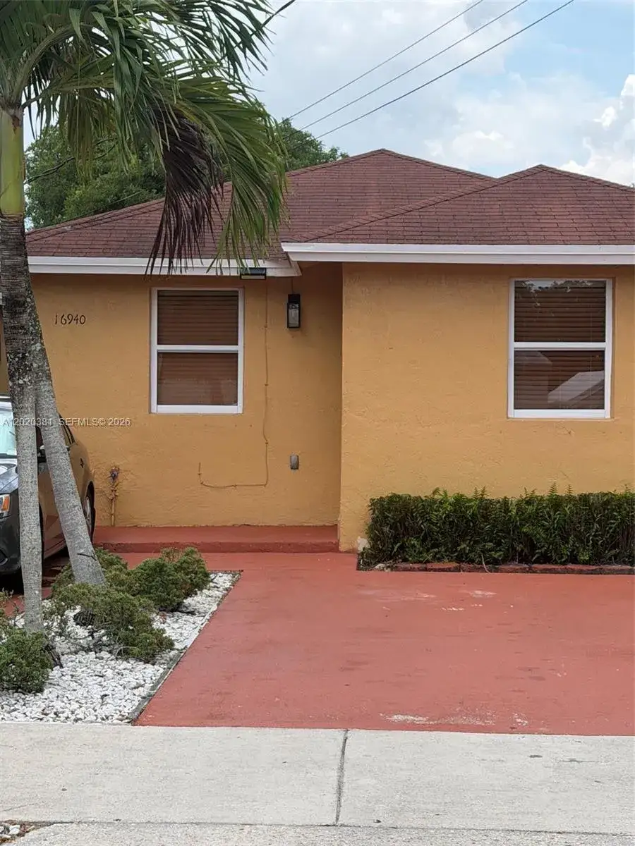 2 bedroom 2 bath Residential Lease for rent at 16940 SW 94th Ave # 0, Palmetto Bay FL 33157