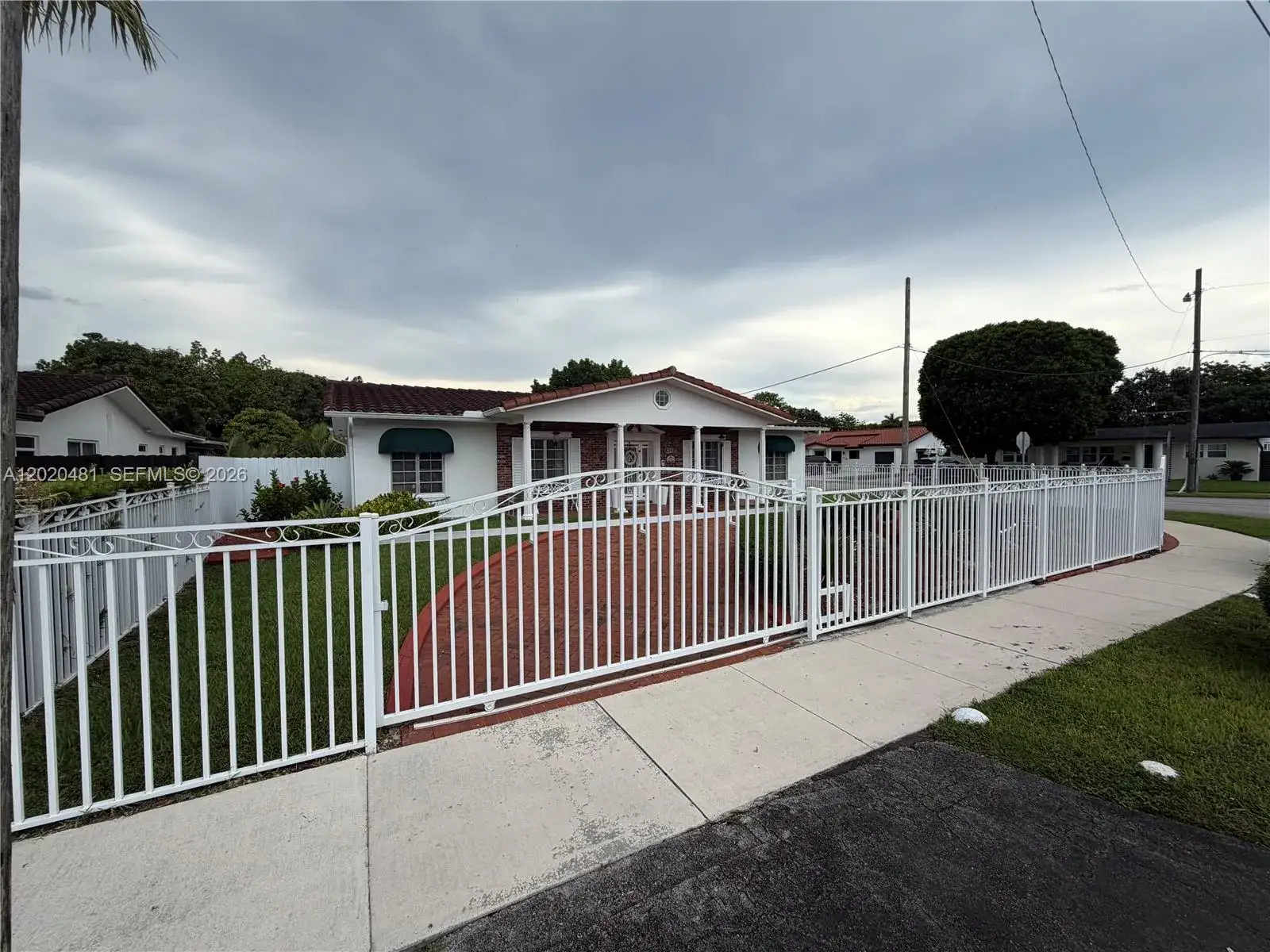 3 bedroom 2 bath Residential for sale at 3400 SW 108th Ave, Miami FL 33165