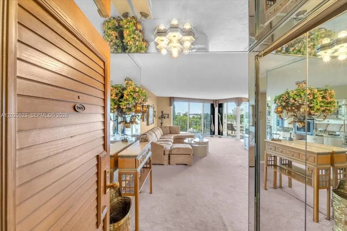 3 bedroom 2 bath Residential for sale at 1000 Quayside Ter # 701, Miami FL 33138