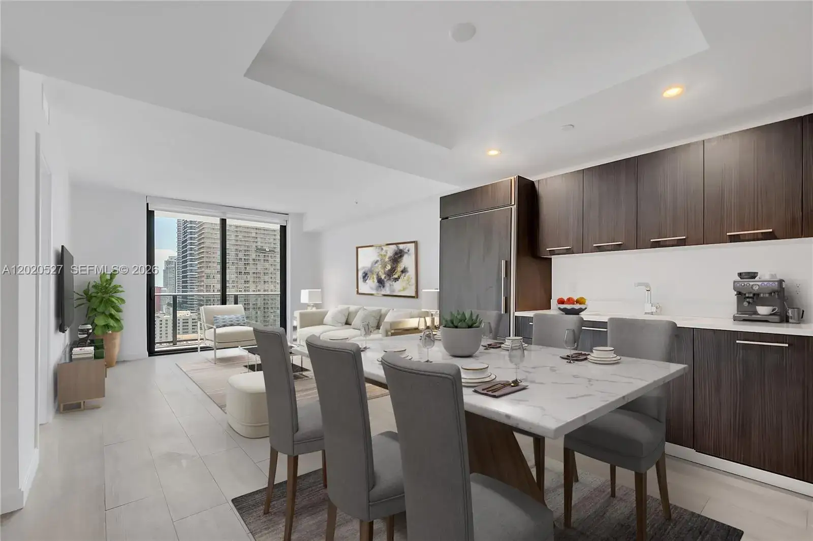 1 bedroom 2 bath Residential Lease for rent at 45 SW 9th St # 2105, Miami FL 33130