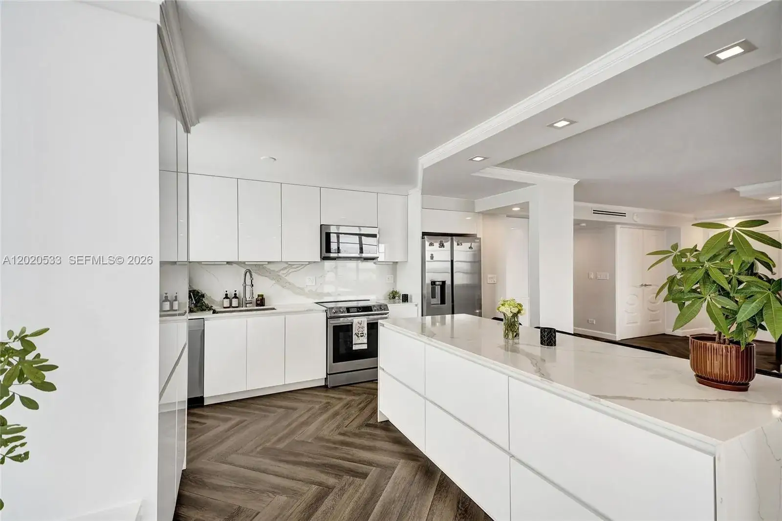 2 bedroom 2 bath Residential for sale at 230 174th St # 2112, Sunny Isles Beach FL 33160