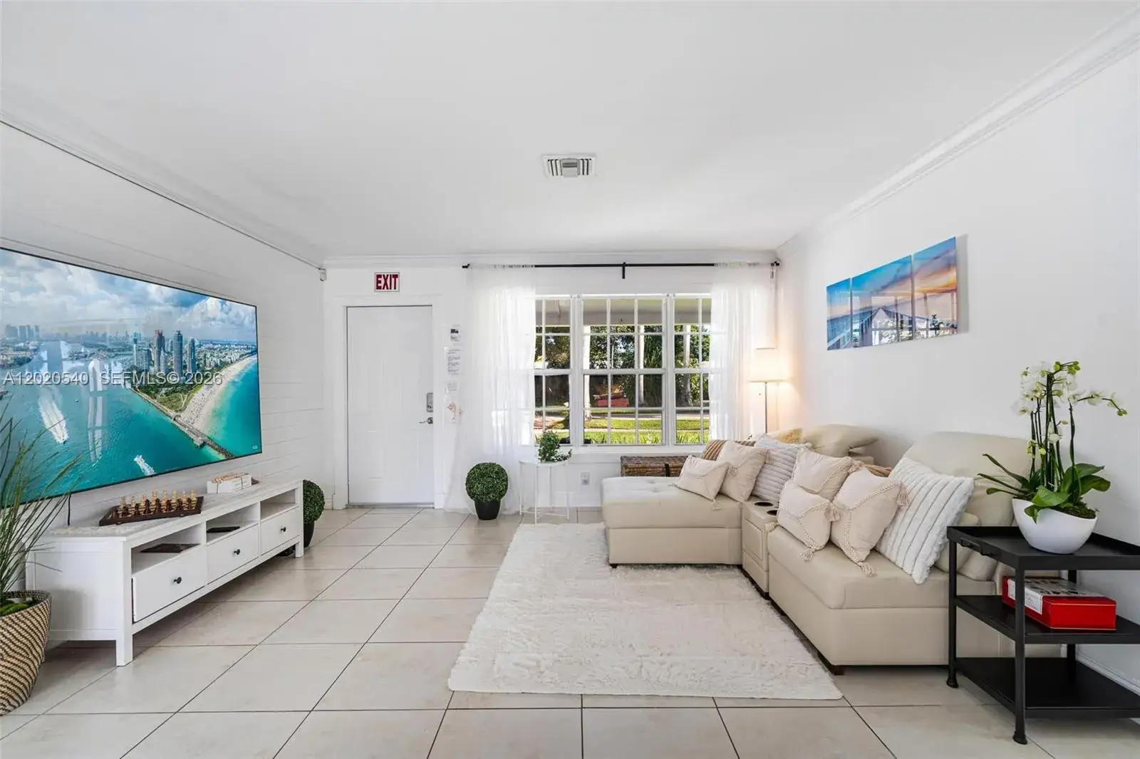 3 bedroom 2 bath Residential Lease for rent at 1012 N 13th Ter, Hollywood FL 33019