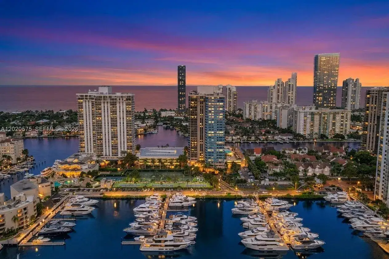 1 bedroom 1 bath Residential for sale at 19667 Turnberry Way # 10C, Aventura FL 33180