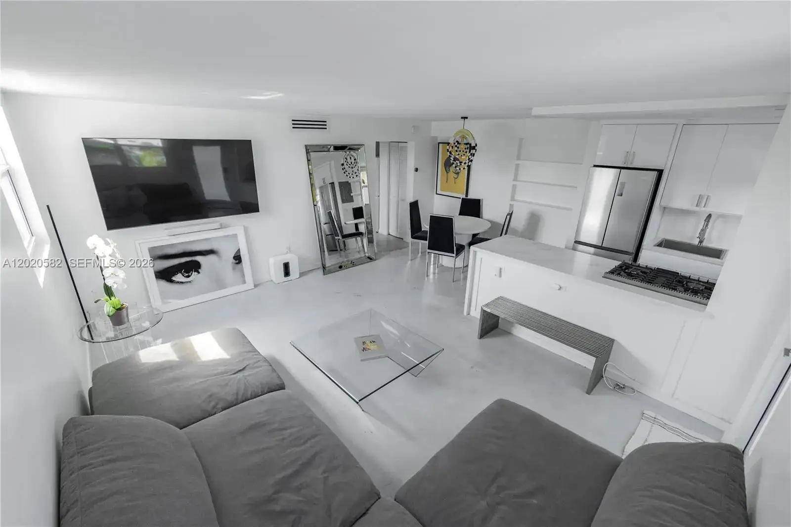 1 bedroom 1 bath Residential Lease for rent at 301 Jefferson Ave # 4E, Miami Beach FL 33139
