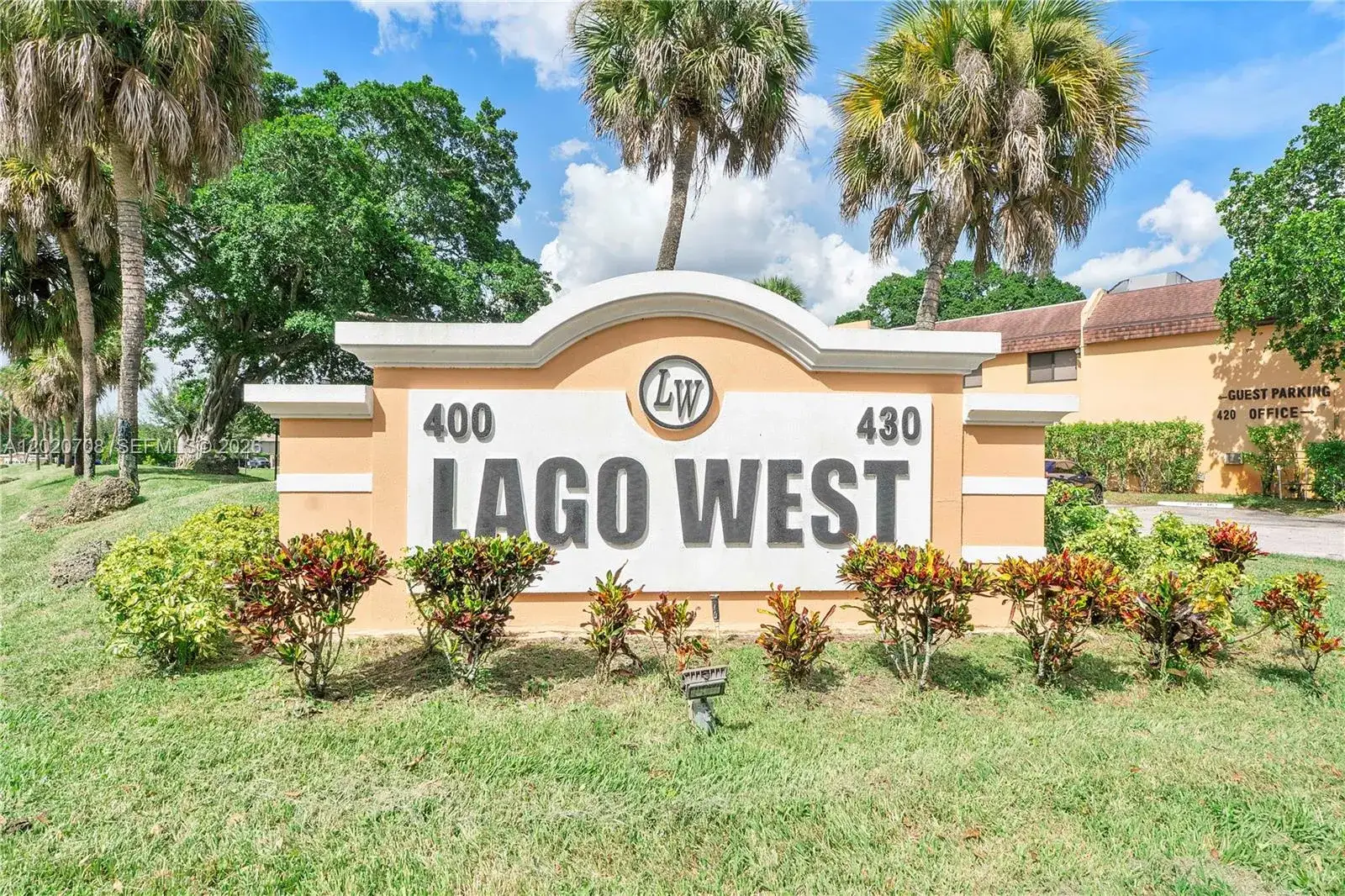 2 bedroom 2 bath Residential for sale at 430 Commodore Dr # 213, Plantation FL 33325