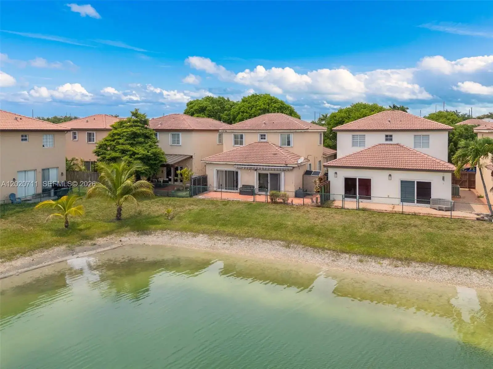 4 bedroom 3 bath Residential for sale at 11318 NW 44th Ter, Doral FL 33178