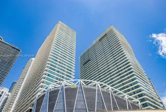 2 bedroom 2 bath Residential Lease for rent at 1111 SW 1st Ave, Miami FL 33130