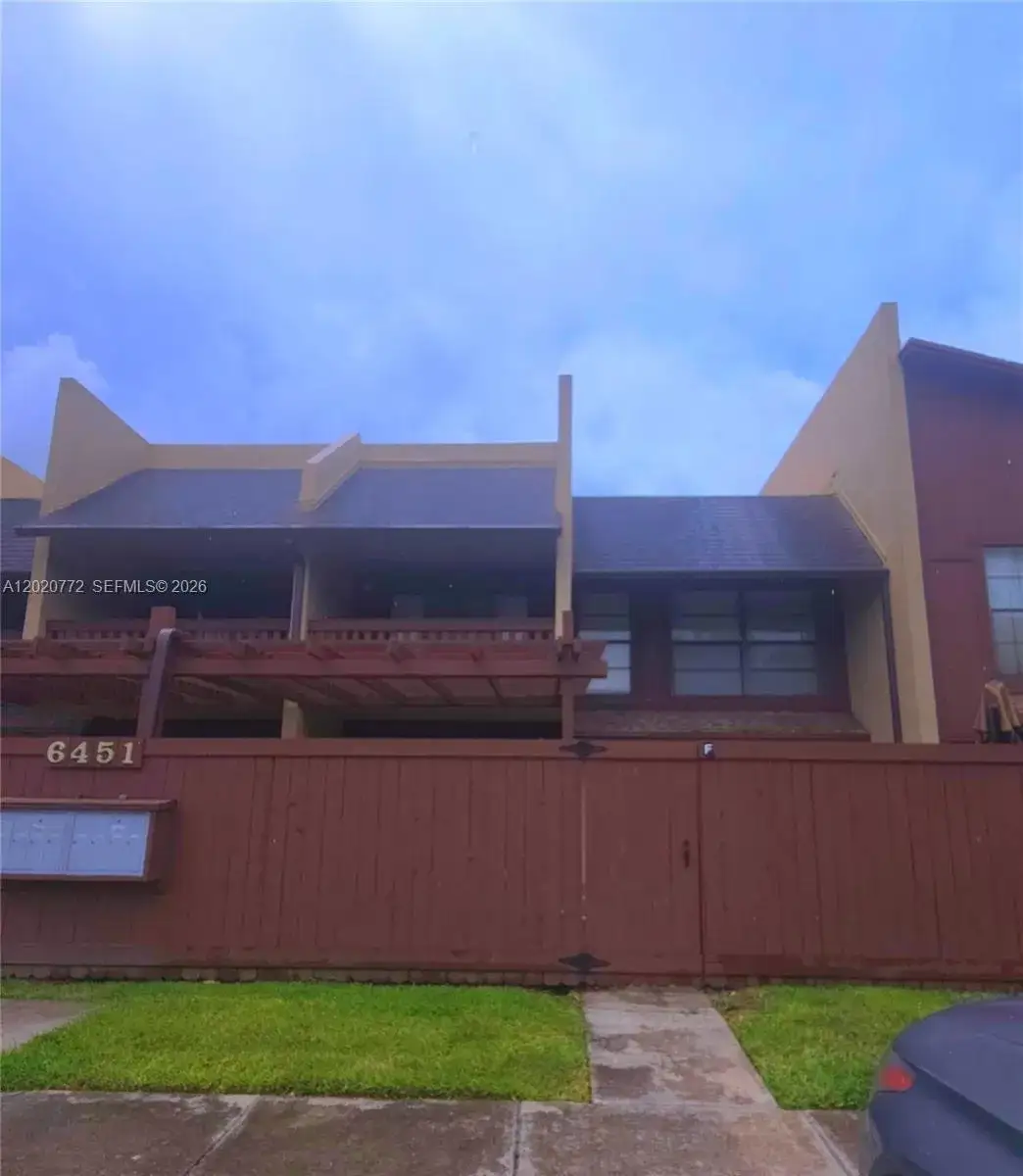 2 bedroom 2 bath Residential for sale at 6451 SW 116th Ct # F98, Miami FL 33173