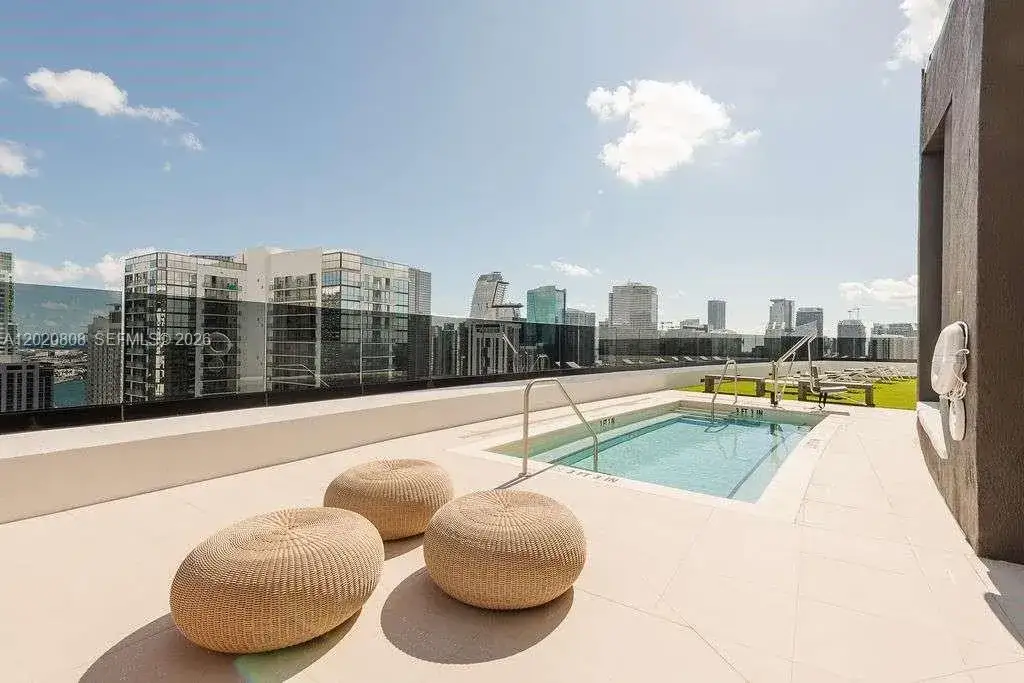1 bedroom 1 bath Residential for sale at 225 N Miami Ave # 2810, Miami FL 33128