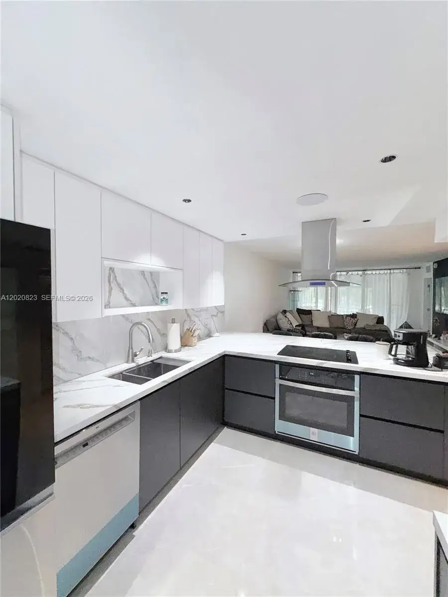 2 bedroom 2 bath Residential for sale at 605 Oaks Dr # 307, Pompano Beach FL 33069