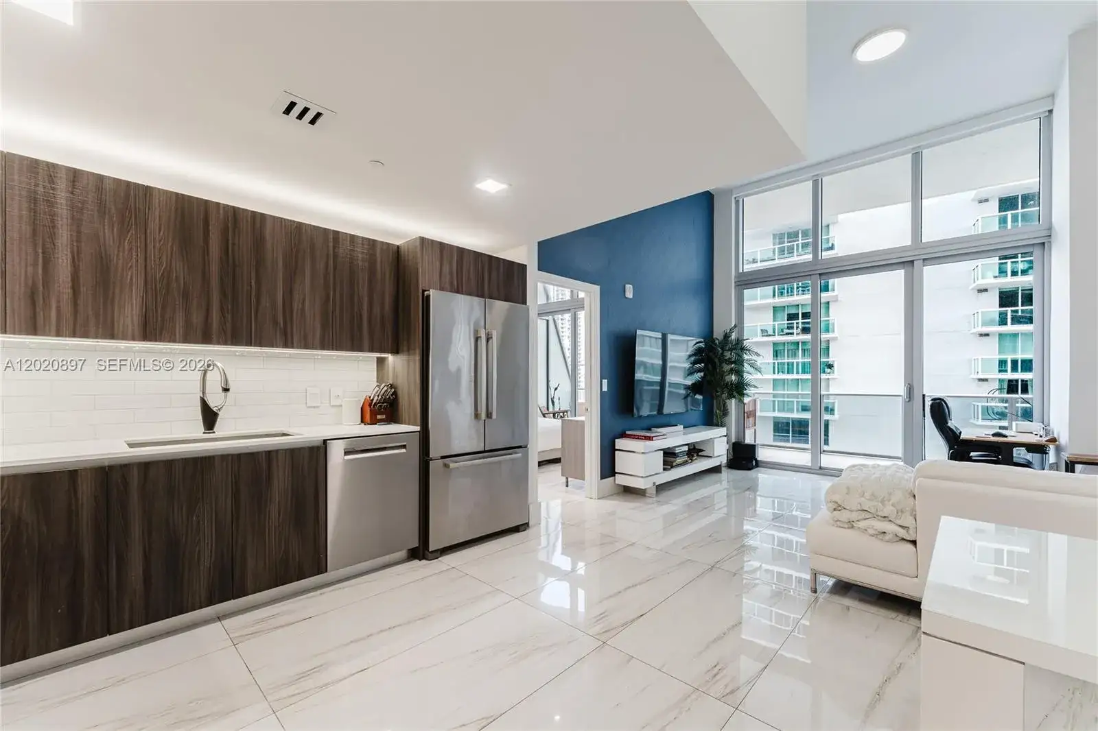 1 bedroom 1 bath Residential for sale at 488 NE 18th St # 1205, Miami FL 33132