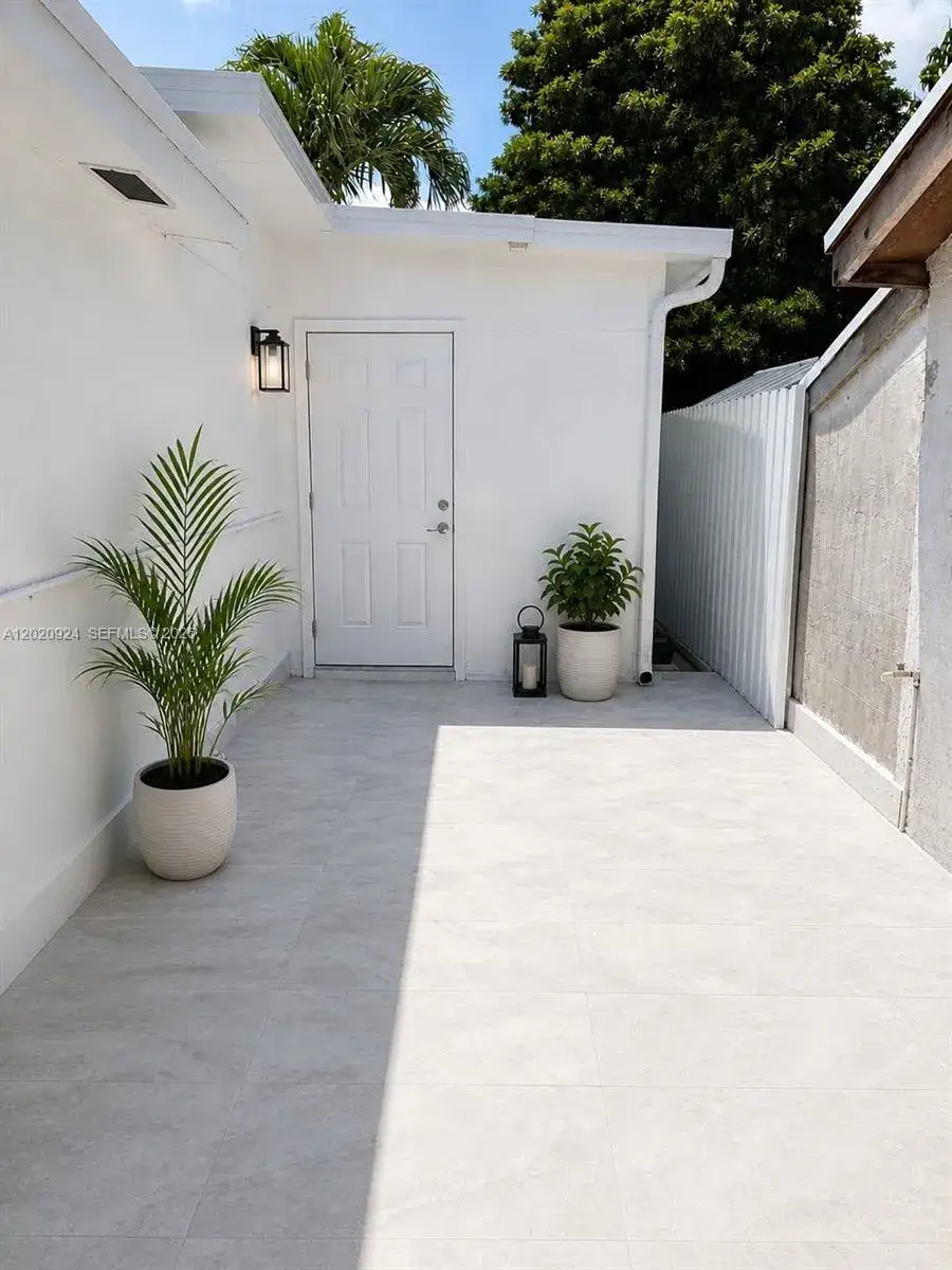 1 bedroom 1 bath Residential Lease for rent at 19316 SW 121st Ave # 3, Miami FL 33177