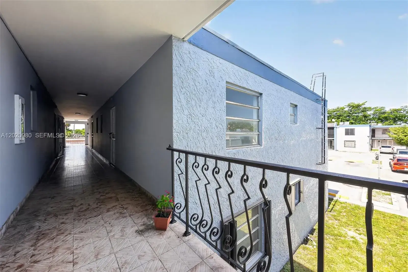 2 bedroom 1 bath Residential for sale at 145 SW 30TH CT # B208, Miami FL 33135