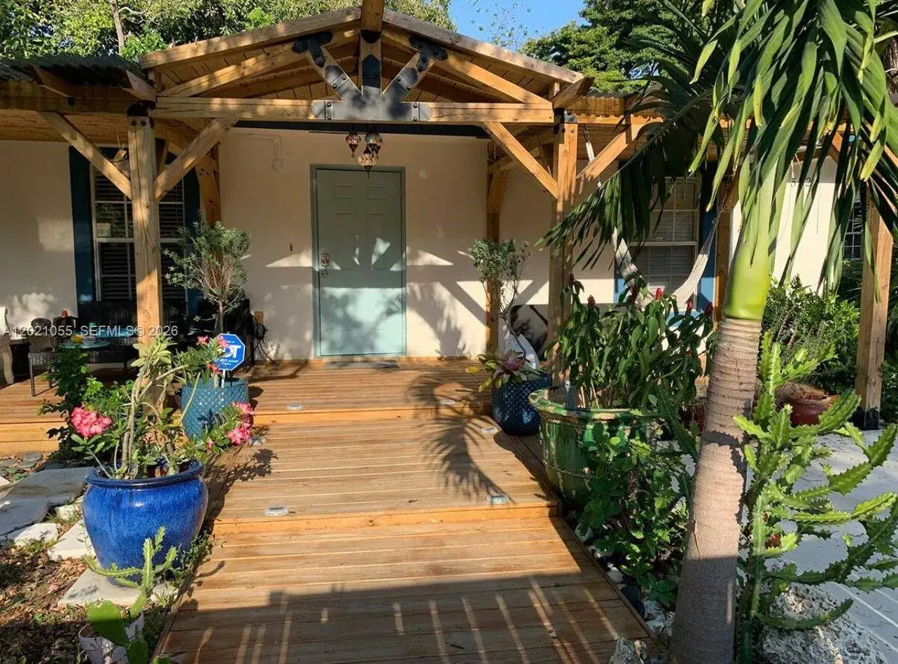 1 bedroom 1 bath Residential Lease for rent at 5529 NW 4th Ave # 2, Miami FL 33127