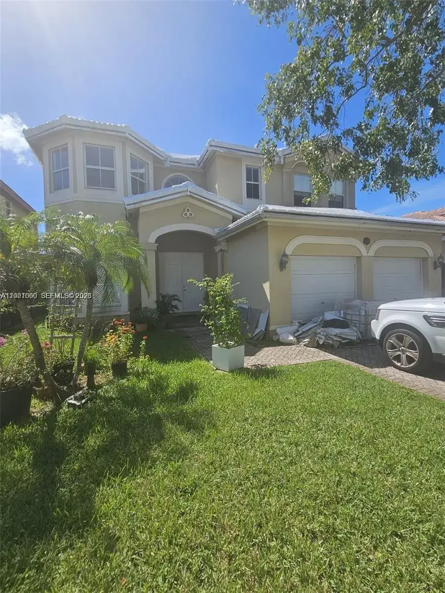1 bedroom 1 bath Residential Lease for rent at 16536 SW 54th St # 1, Miami FL 33185