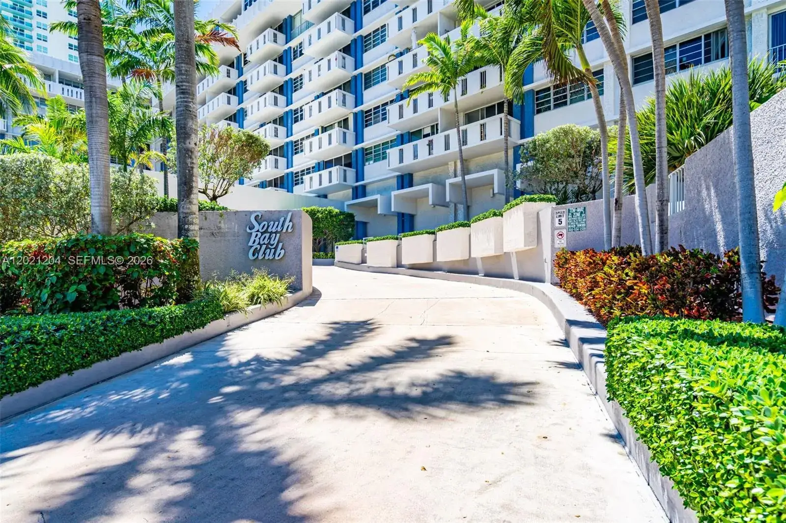1 bath Residential Lease for rent at 800 West Ave # 509, Miami Beach FL 33139