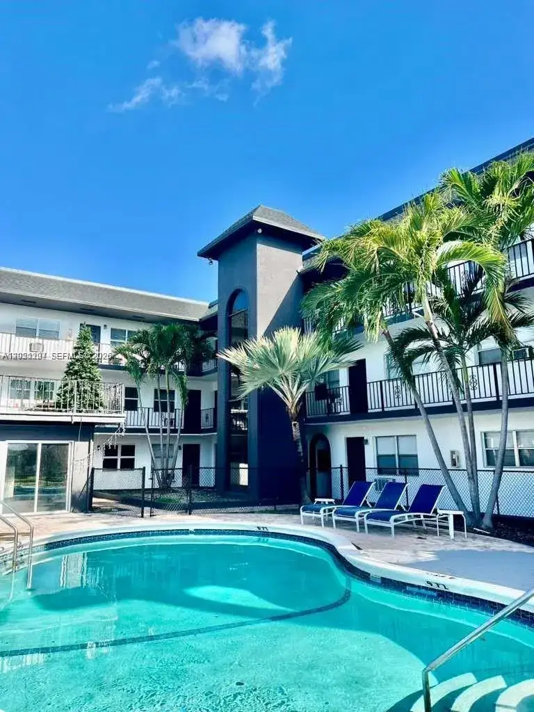1 bedroom 1 bath Residential for sale at 1100 NE 9th Ave # 305, Fort Lauderdale FL 33304