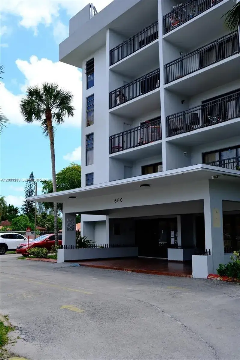 2 bedroom 1 bath Residential for sale at 650 NE 149th St # 407A, Miami FL 33161