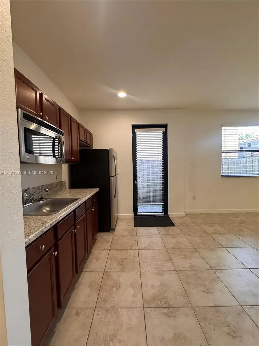 1 bedroom 1 bath Residential Lease for rent at 15400 SW 173rd St # 2, Miami FL 33187