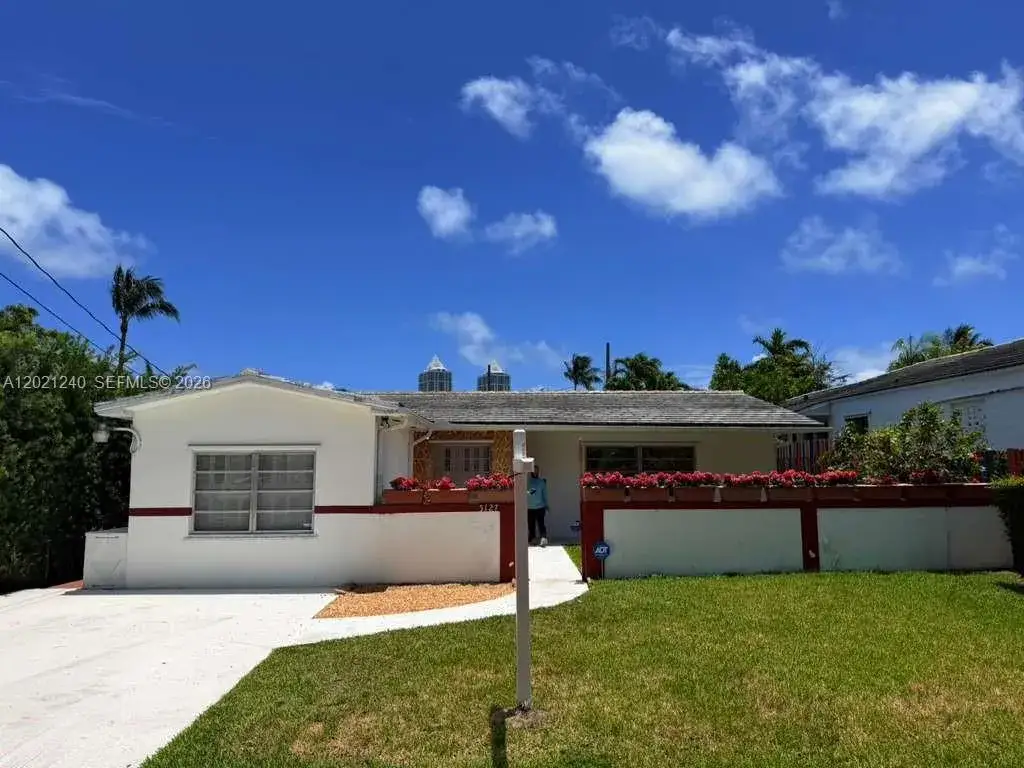 3 bedroom 2 bath Residential Lease for rent at 5127 Alton Rd, Miami Beach FL 33140