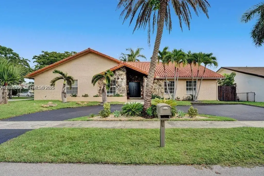 5 bedroom 4 bath Residential Lease for rent at 2001 NE 214th St, Miami FL 33179