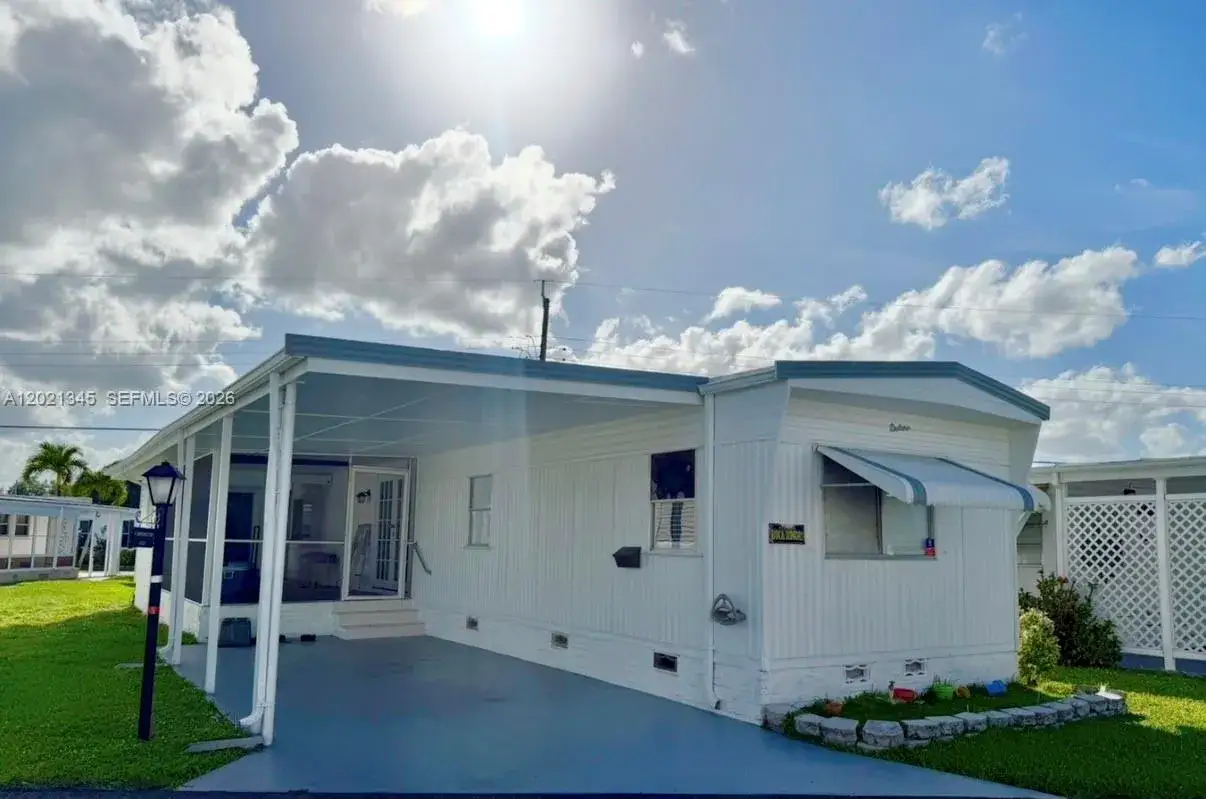 2 bedroom 2 bath Residential for sale at 1332 S 33 AVE, Hollywood FL 33021