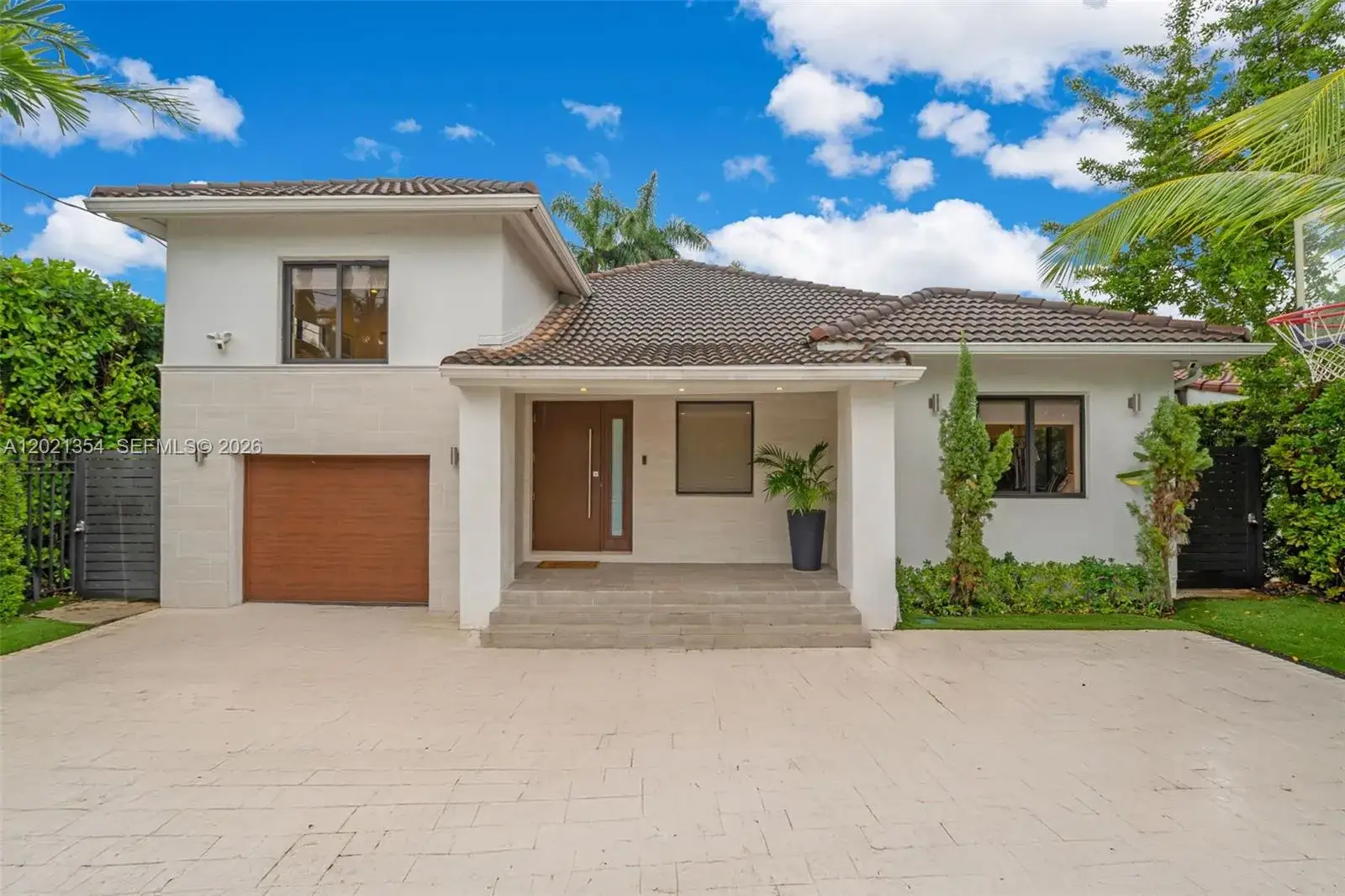 3 bedroom 3 bath Residential for sale at 6235 Alton Rd, Miami Beach FL 33140