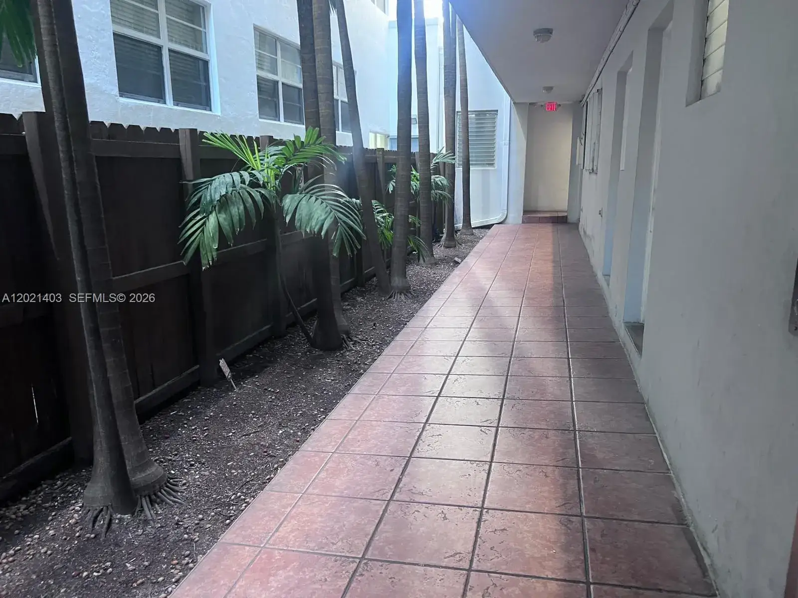 1 bedroom 1 bath Residential Lease for rent at 528 Meridian Ave # 503, Miami Beach FL 33139