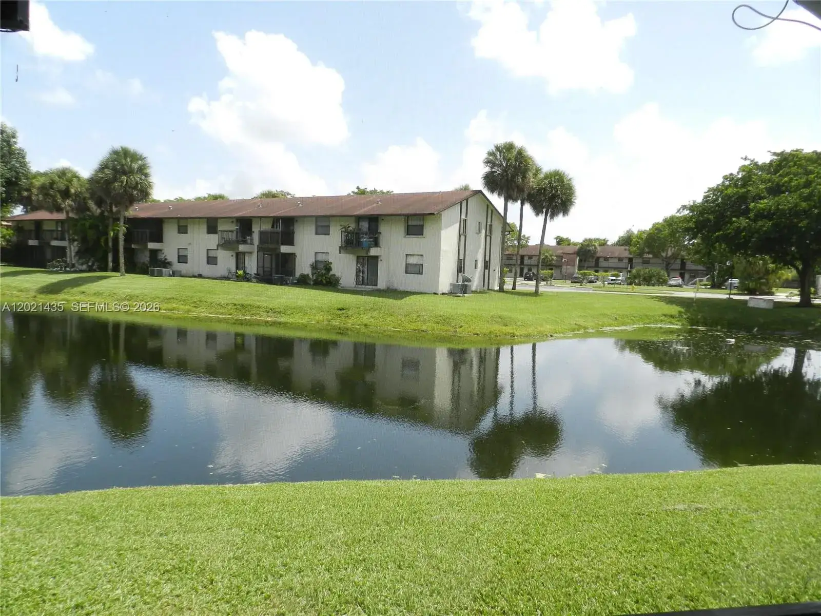 2 bedroom 2 bath Residential for sale at 6020 Shakerwood Cir # 105, Tamarac FL 33319
