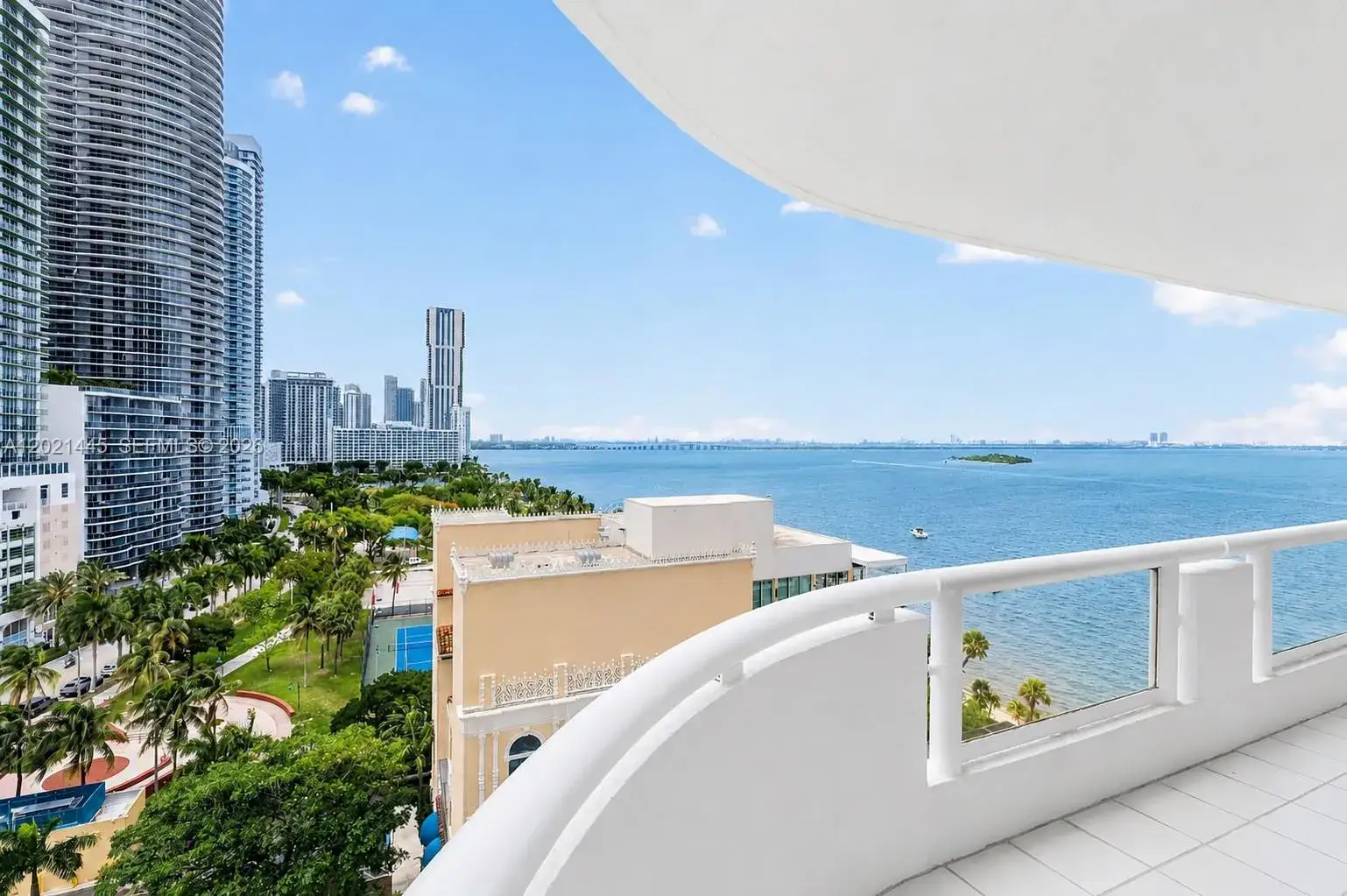 1 bedroom 1 bath Residential for sale at 1717 N Bayshore Dr # 1437, Miami FL 33132