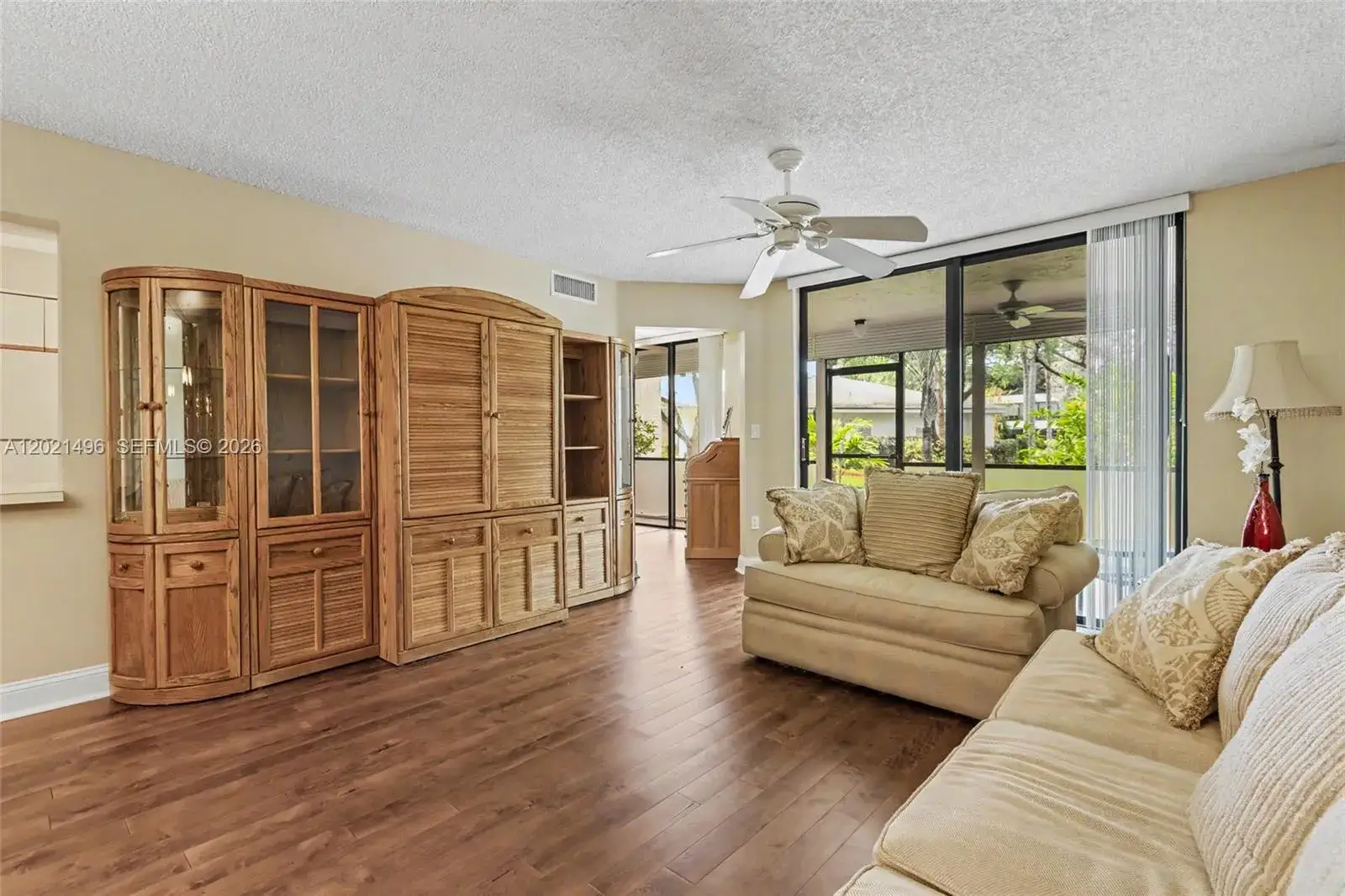 2 bedroom 2 bath Residential for sale at 1420 Sheridan St # 3H, Hollywood FL 33020