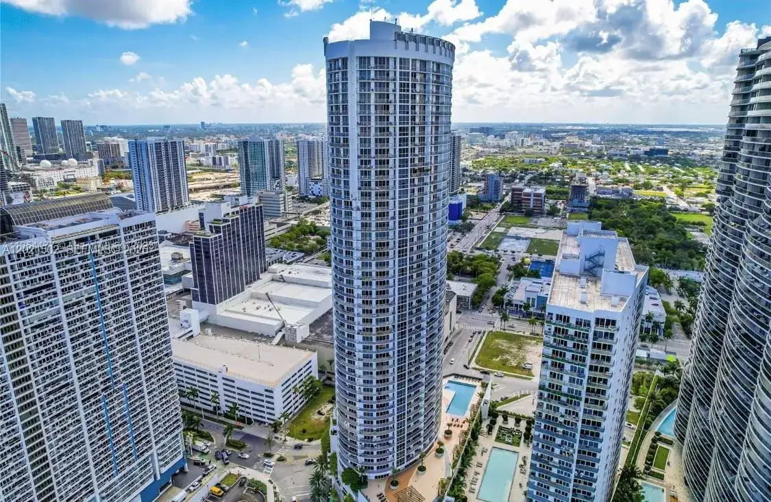 1 bedroom 1 bath Residential Lease for rent at 1750 N Bayshore Dr # 2211, Miami FL 33132