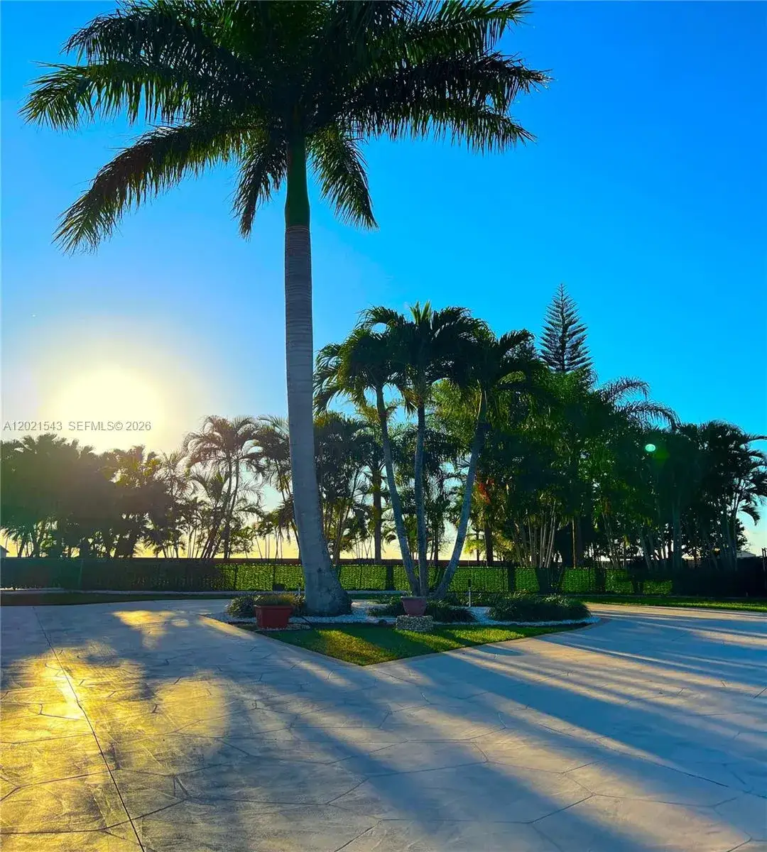 6 bedroom 3 bath Residential Lease for rent at 15540 SW 156th Ave, Miami FL 33187
