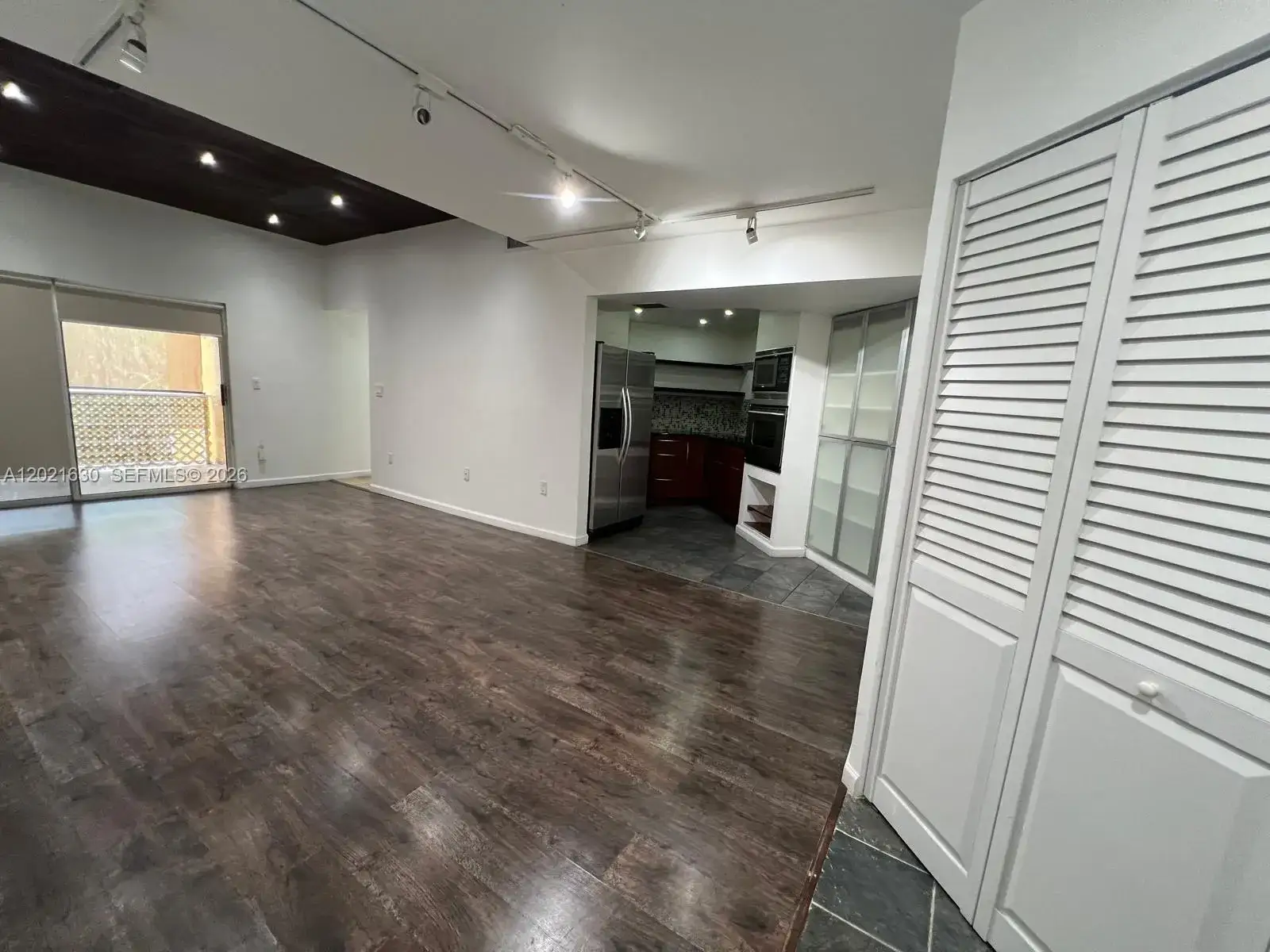 2 bedroom 2 bath Residential Lease for rent at 9715 Fontainebleau Blvd # E308, Miami FL 33172