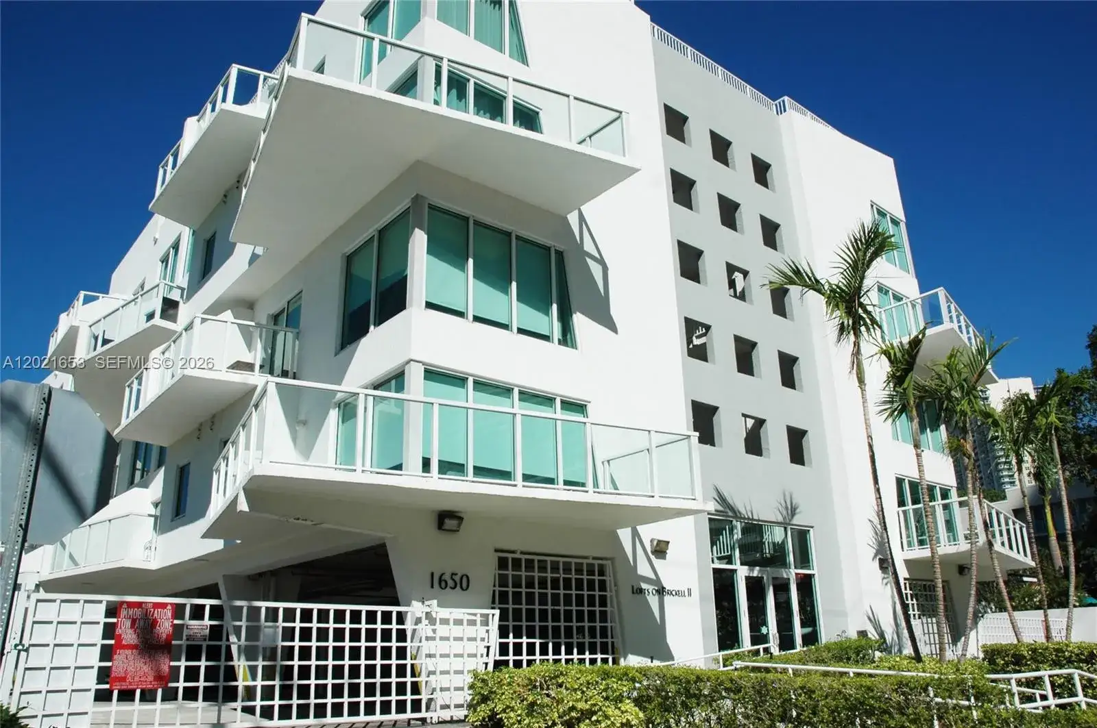 1 bedroom 1 bath Residential Lease for rent at 1650 Brickell Ave # 110, Miami FL 33129