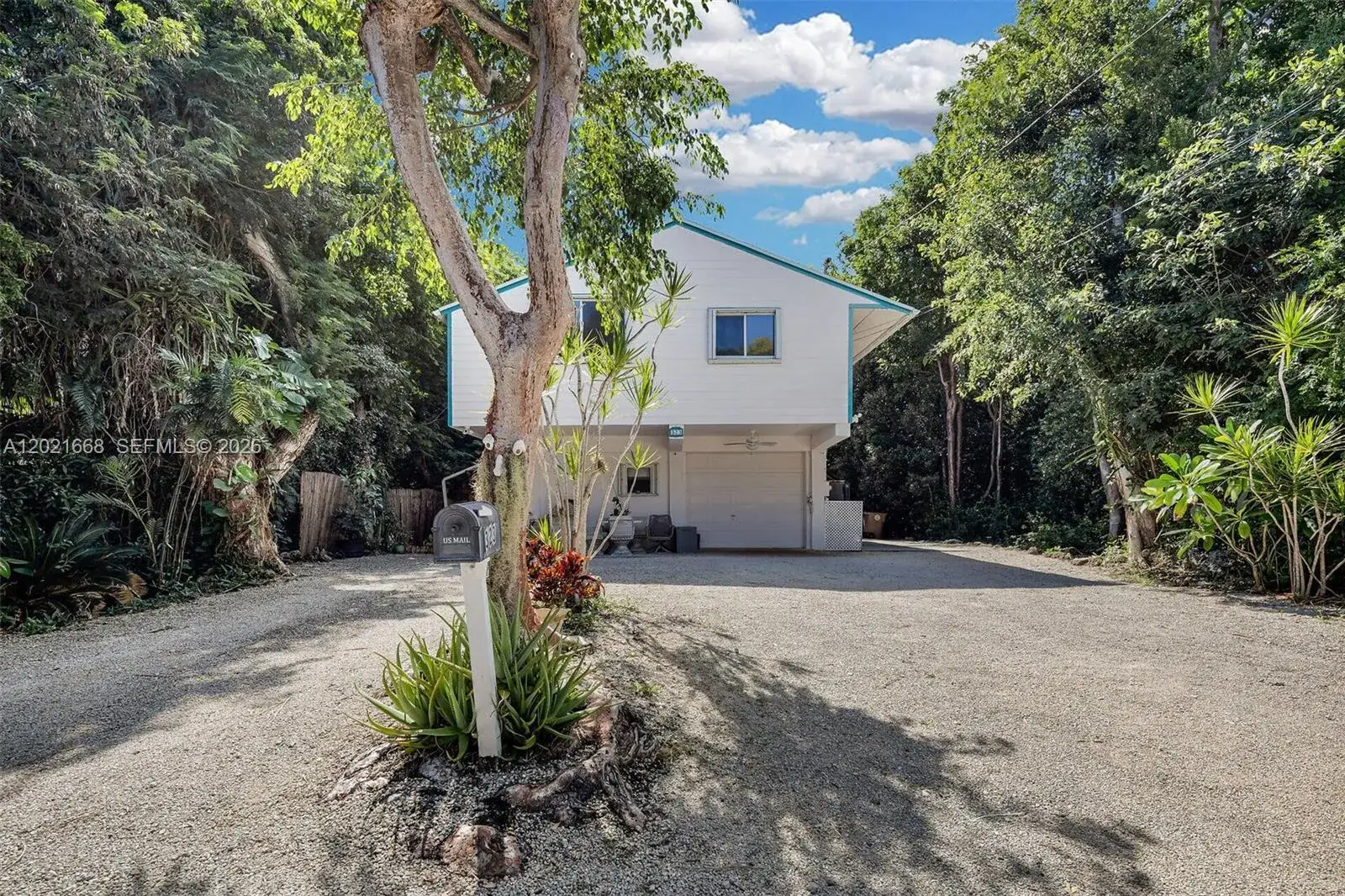 323 Bay View Ave, Key Largo FL 33037