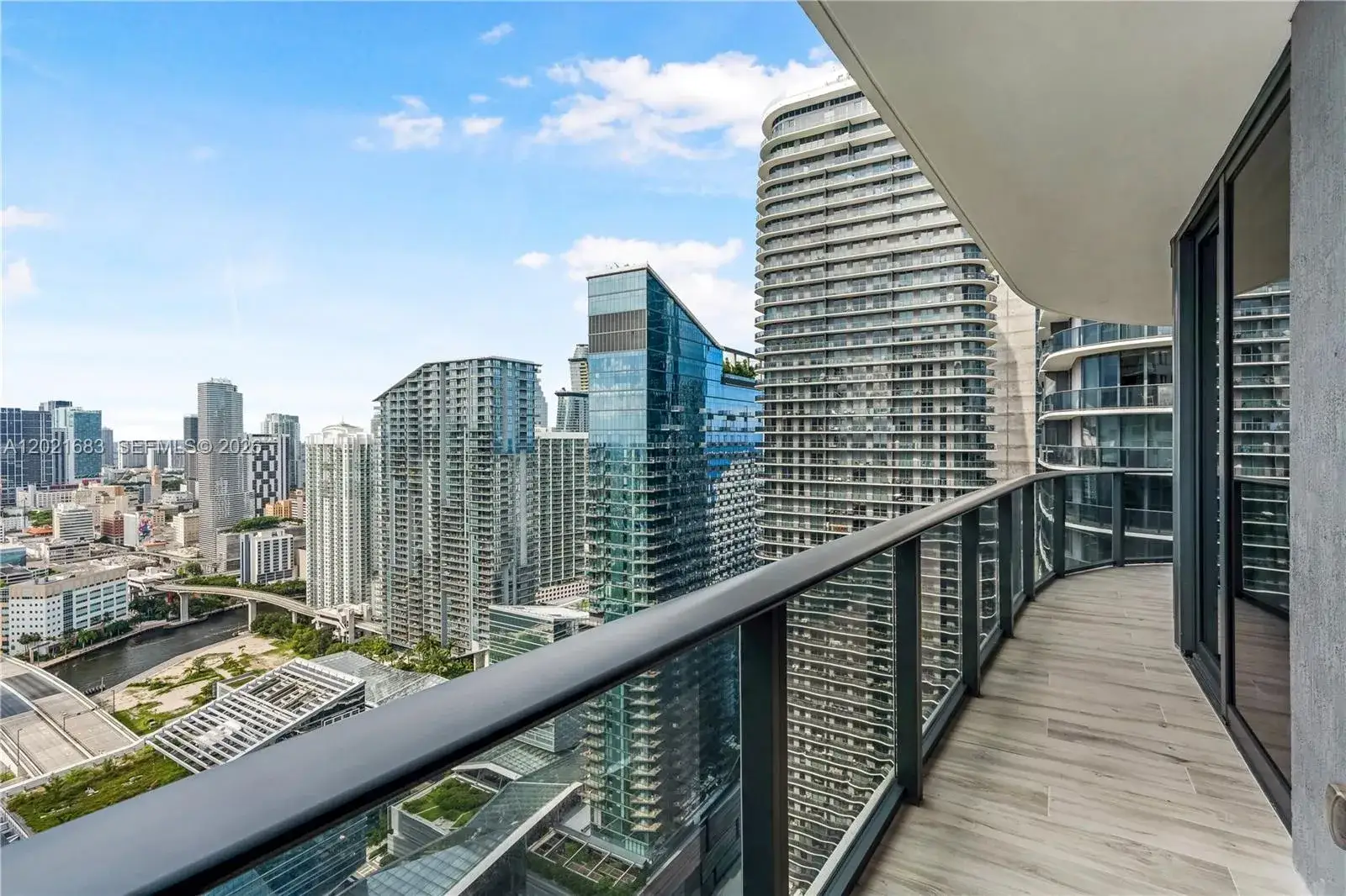 3 bedroom 3 bath Residential Lease for rent at 55 SW 9th St # 4001, Miami FL 33130